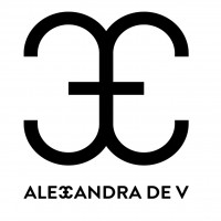 ALEXANDRA DE V + DISEÑO CARACTERÍSTICO
