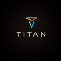 TITAN + LOGOTIPO