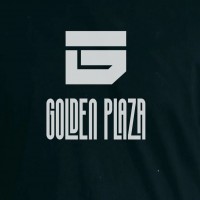 GOLDEN PLAZA MÁS LOGOTIPO