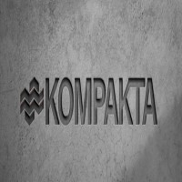 KOMPAKTA MÁS LOGOTIPO